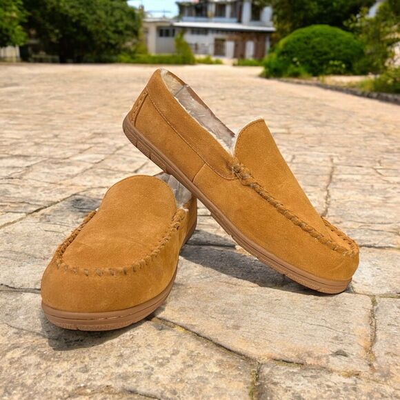 Lands' End Men's Moccasin Slippers Size 11EE English Tan Suede Faux Fur Lining - Picture 1 of 14